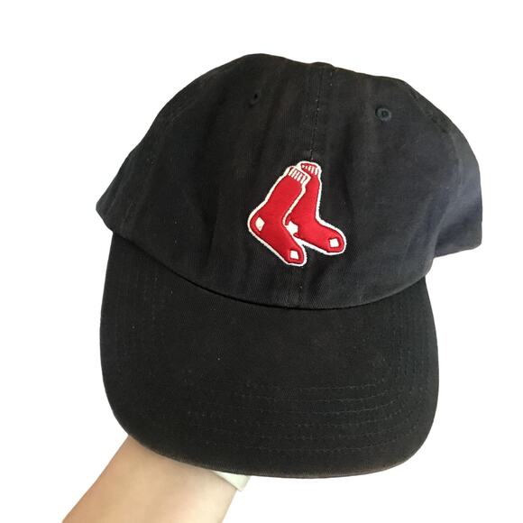 Boston Red Sox Fan Favorite Hat - Picture 1 of 4